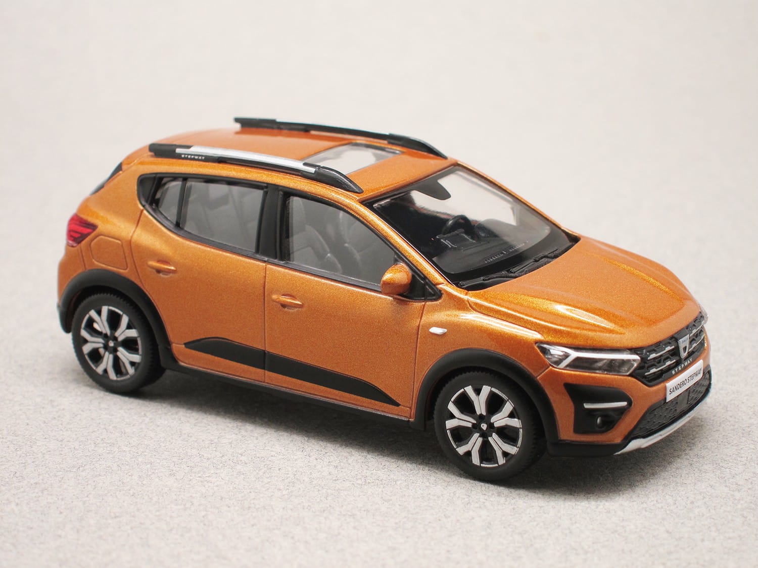 Dacia Sandero Stepway 2021 (Norev) 1:43