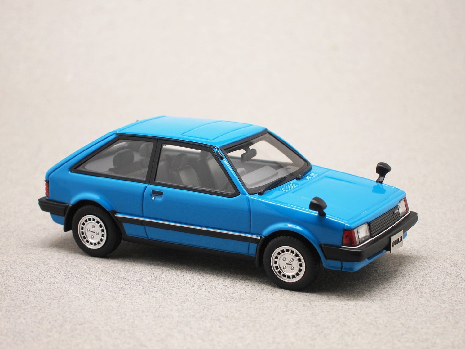 Mazda Familia 1500 XG 1980 (Hi-Story) 1:43