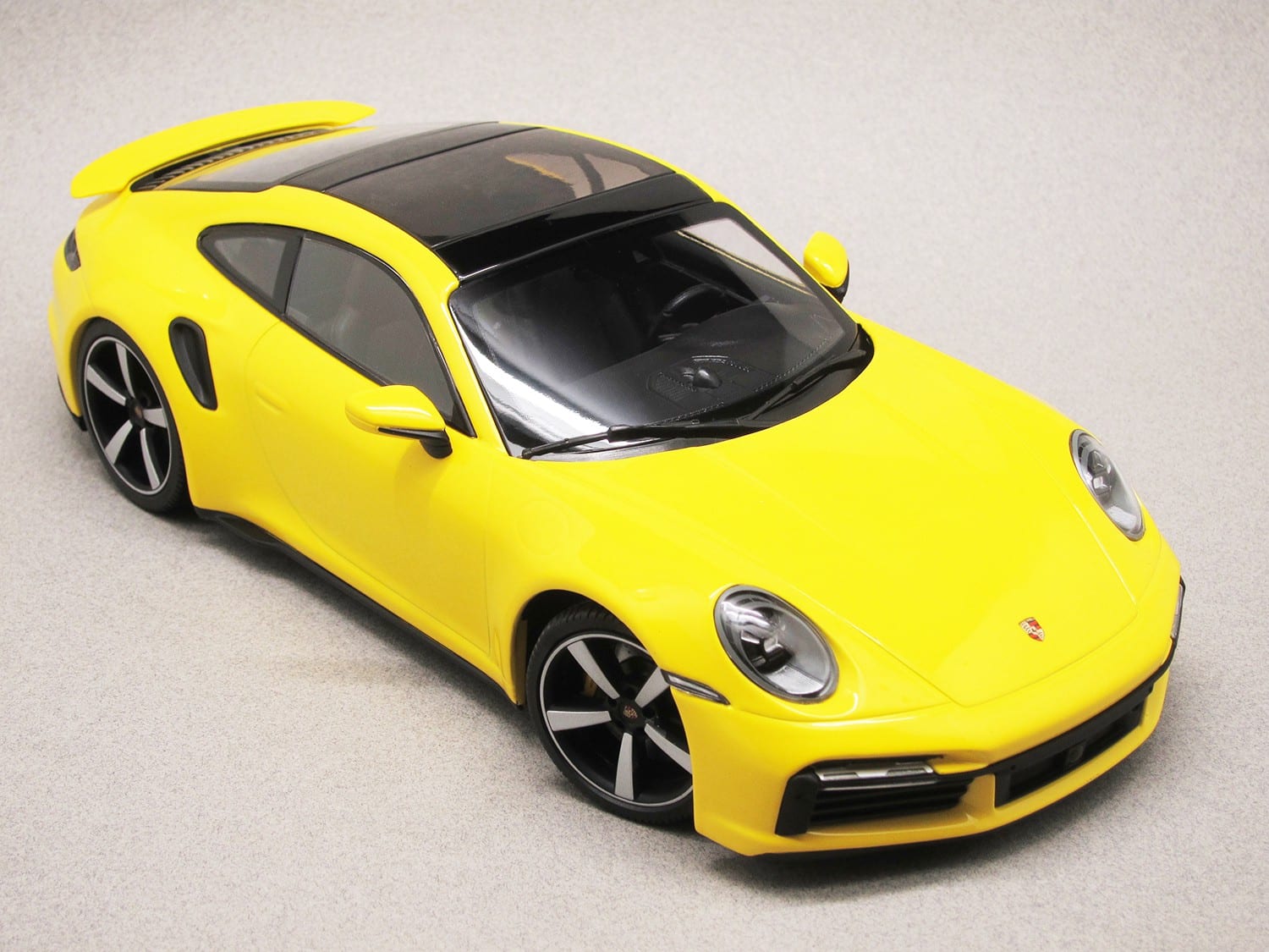 Porsche 911 Turbo S 992 2020 (Minichamps) 1/18e