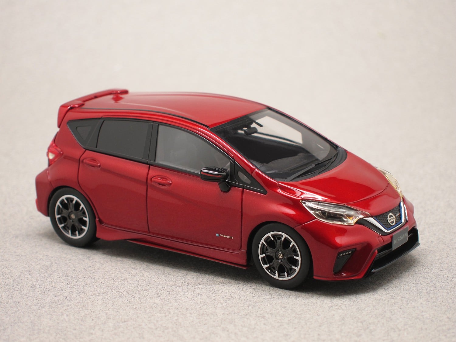 Nissan Note e-Power Nismo 2016 (Ebbro) 1:43