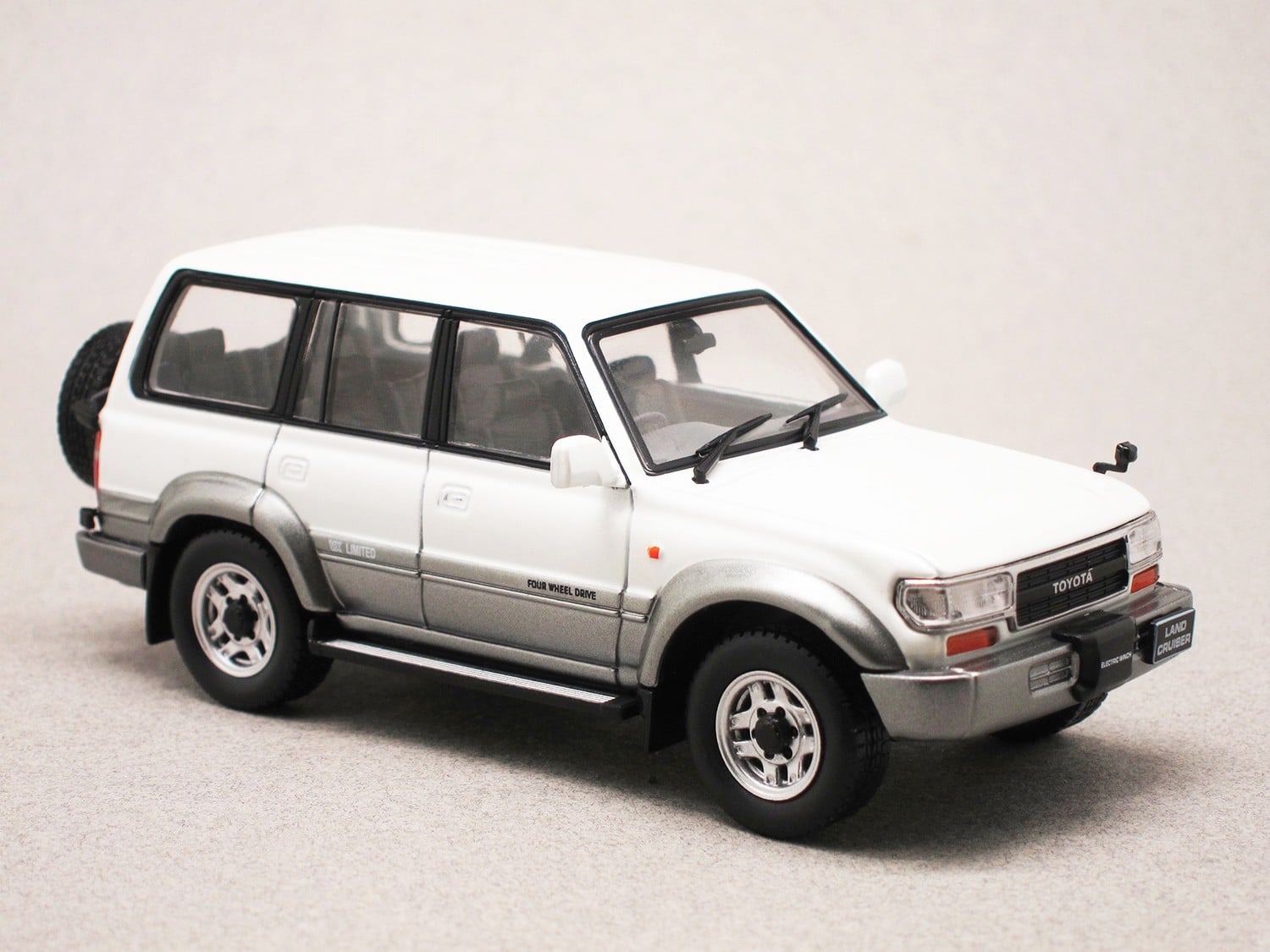 Toyota Land Cruiser 80 (First:43) 1/43e