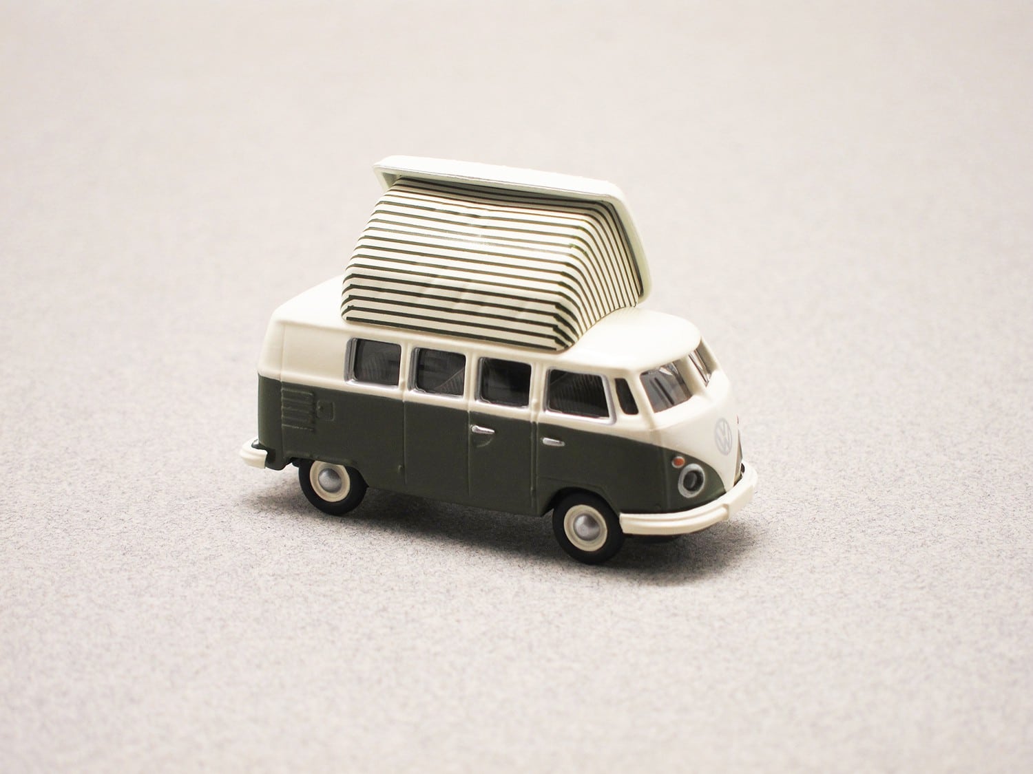 Volkswagen Combi T1C Camping Bus (Schuco) 1/87e