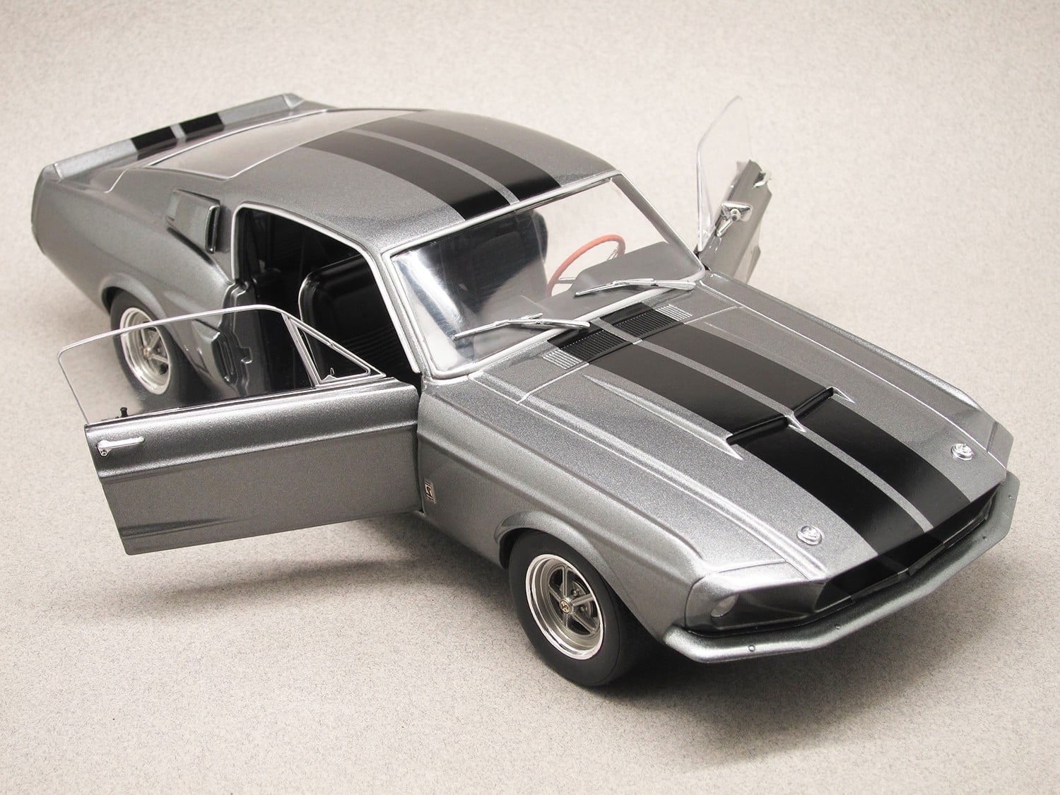 Ford Mustang Shelby 500 GT 1967 (Solido) 1:18