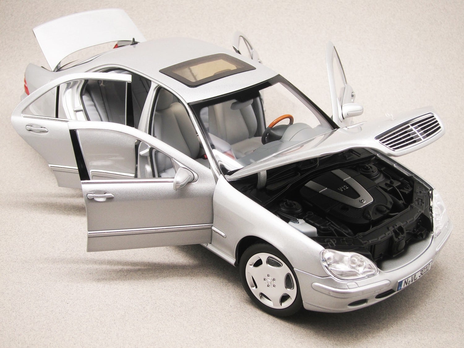 Mercedes Classe S W220 1998 (Norev) 1:18