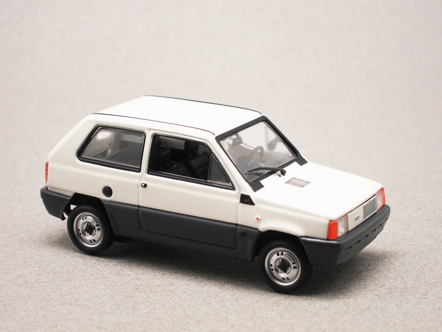 Nostalgie. Fiat Panda : petite voiture gros succès