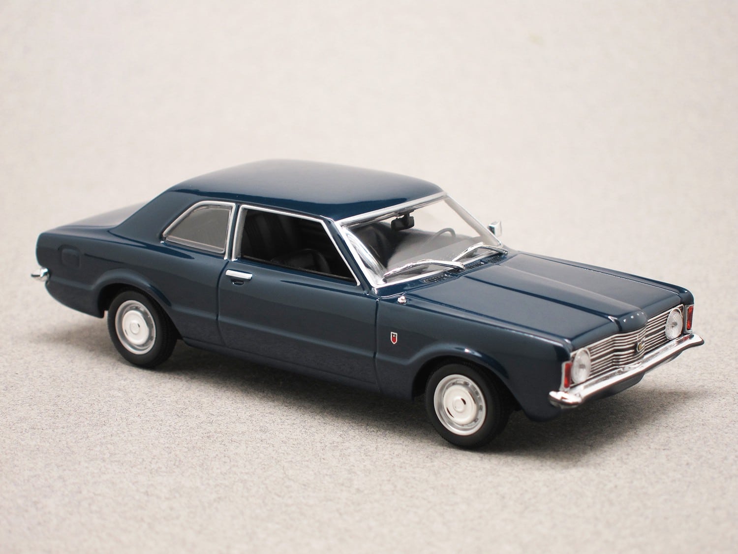 Ford Taunus 1970 (Maxichamps) 1:43
