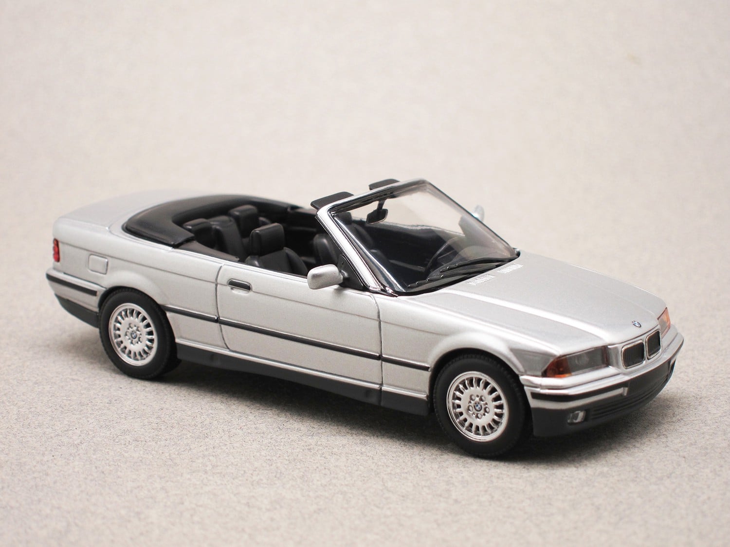 BMW 3-Series E36 Convertible (Maxichamps) 1:43