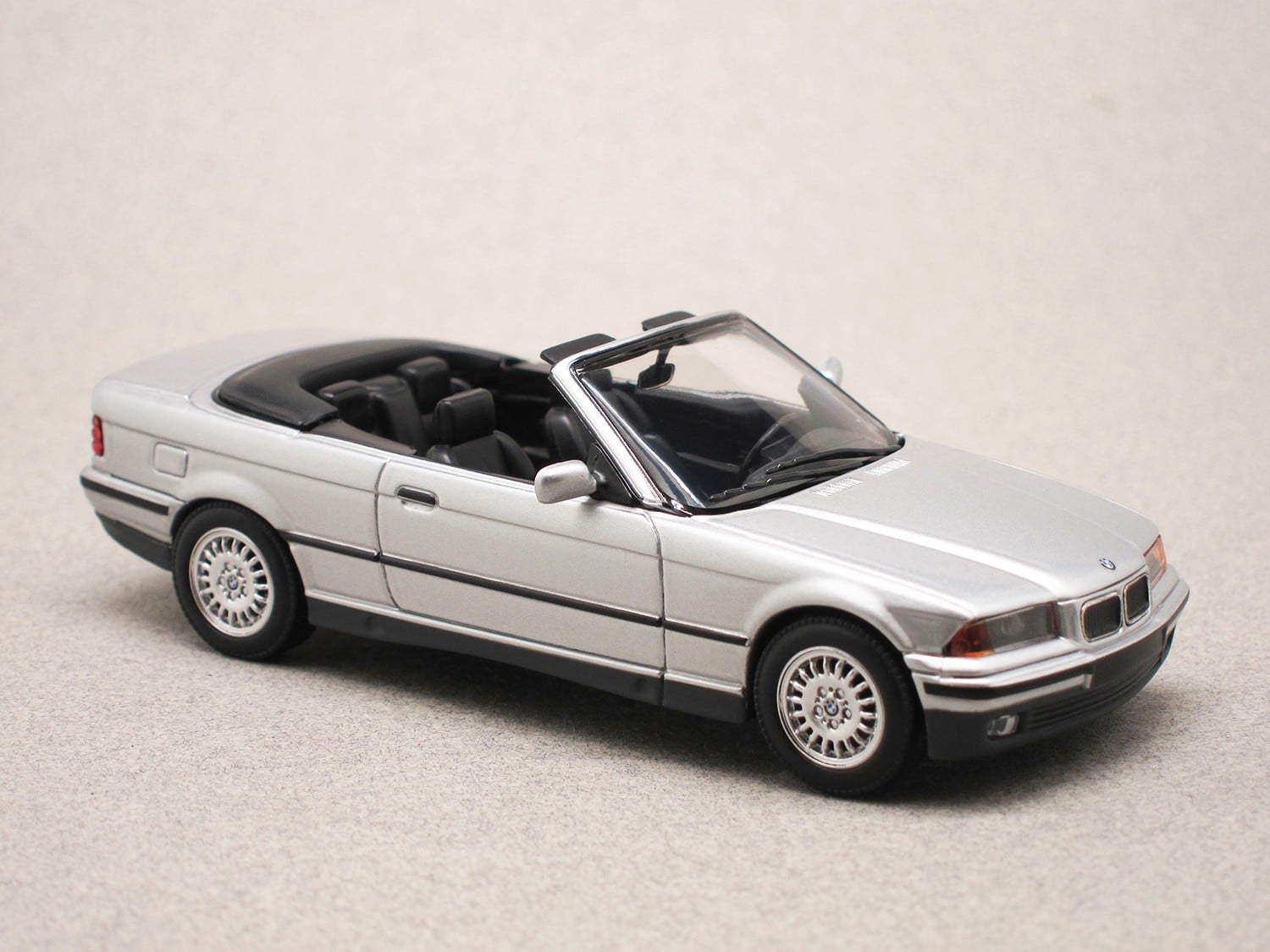 BMW Série 3 E36 Cabriolet (Maxichamps) 1/43e