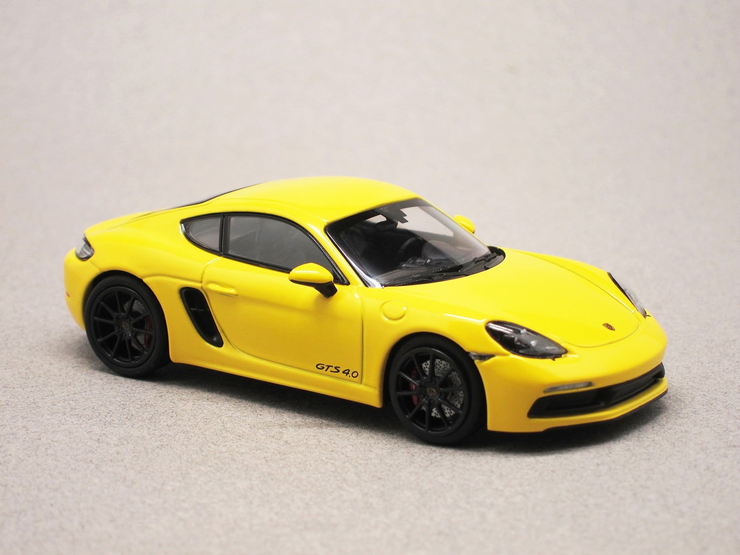スパーク 1/43 Porsche Cayman GTS 2015 シュリンク付 Spark S4940 Porsche Cayman GTS Silver 1/43 (Resin)