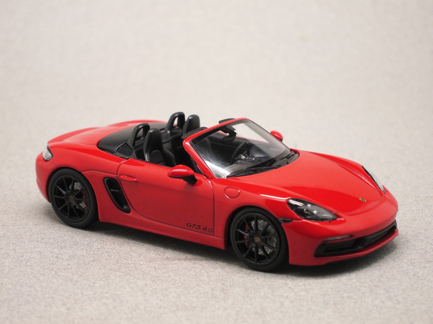 Porsche 718 Boxster GTS 4.0 (Minichamps) 1/43e