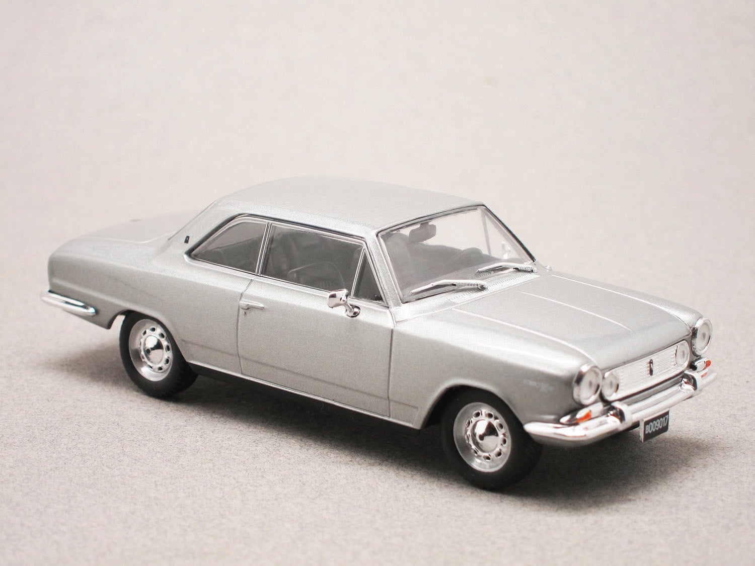 IKA Torino 380W 1967 (Presse) 1/43e
