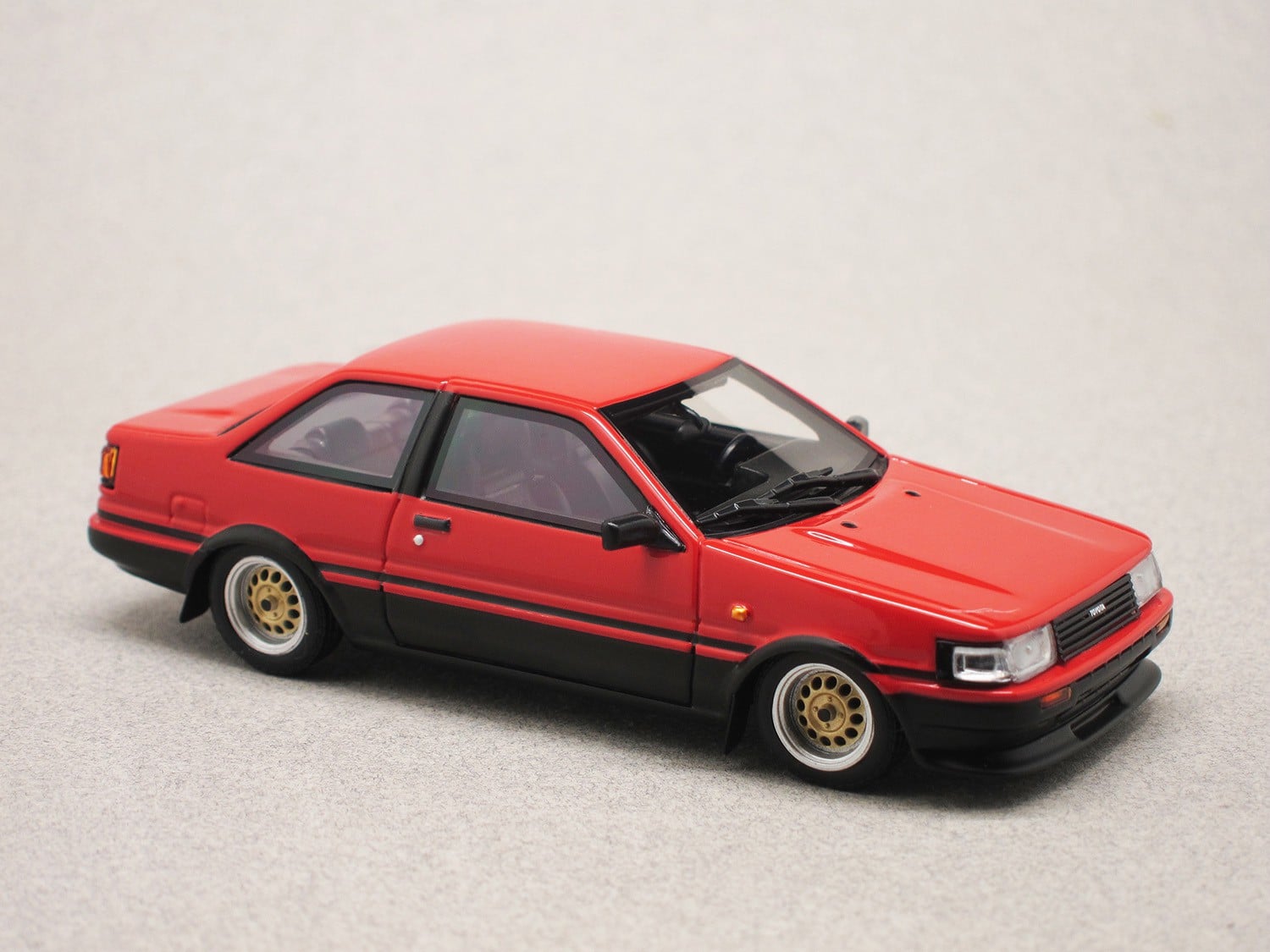 Toyota Corolla GT 1984 (Minichamps) 1:43