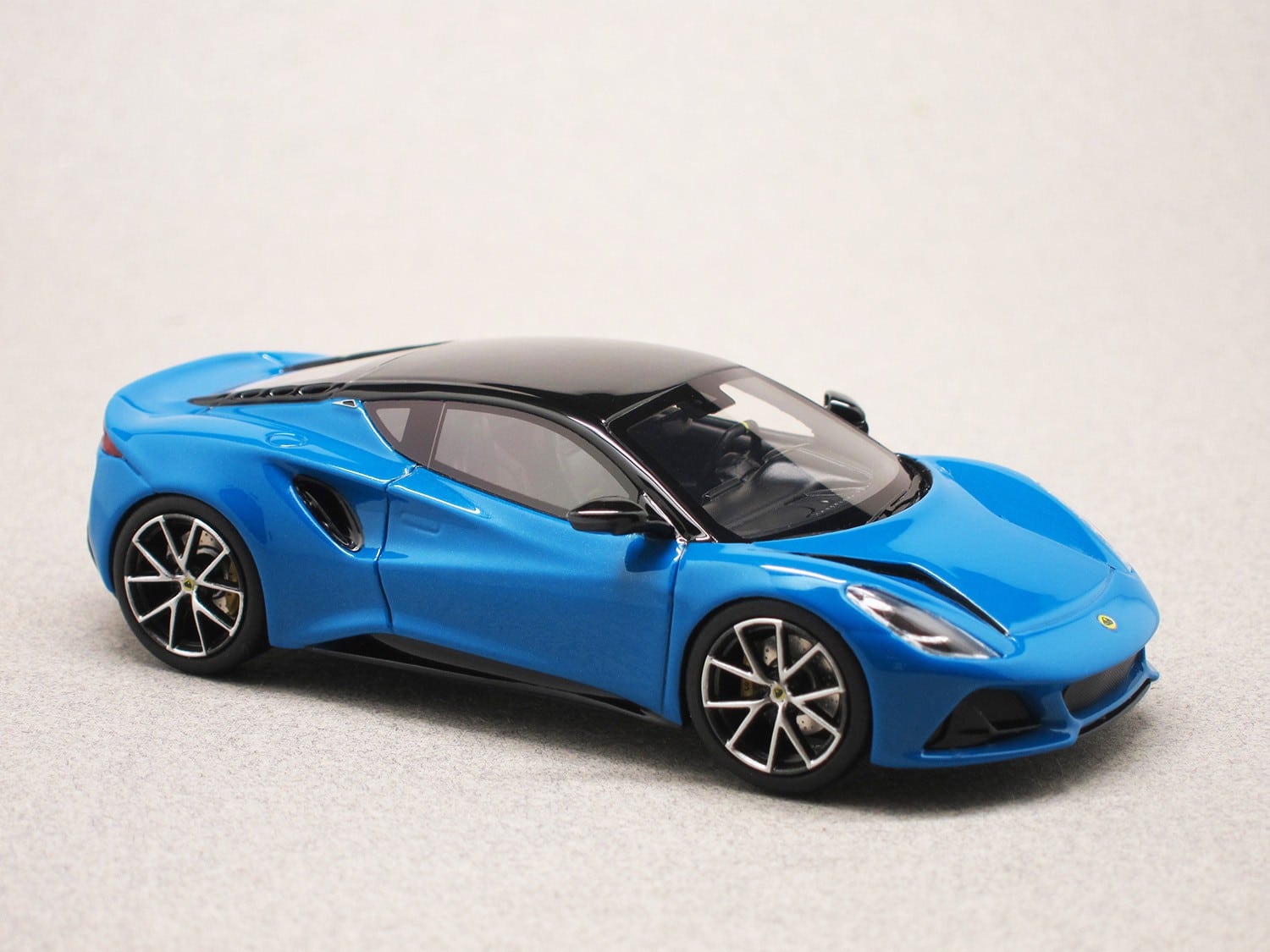 Lotus Emira (TrueScale) 1:43