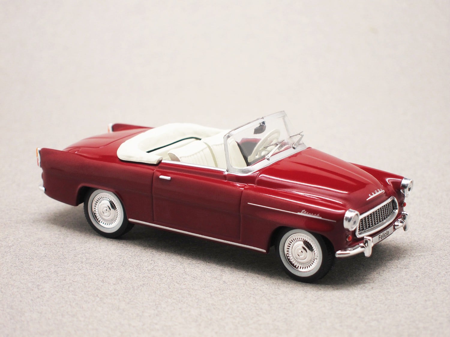 Skoda Felicia 1959 (IXO) 1:43