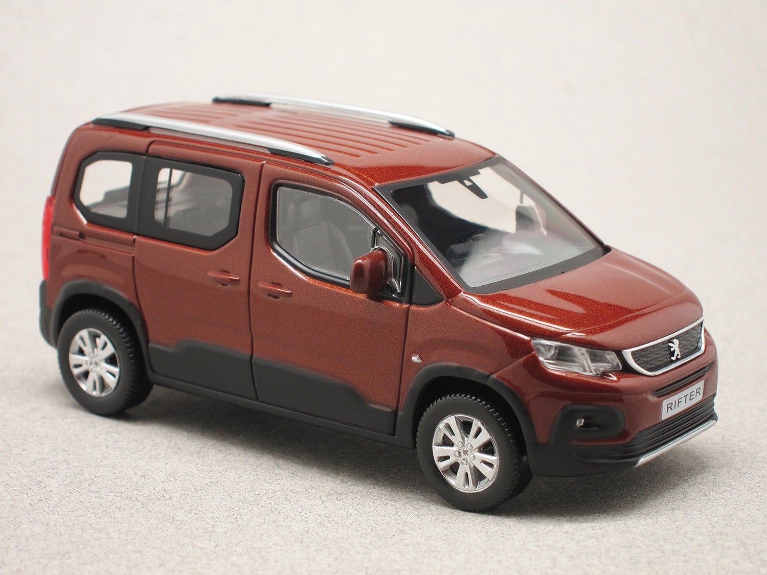 Peugeot Rifter 2018 (Norev) 1:43