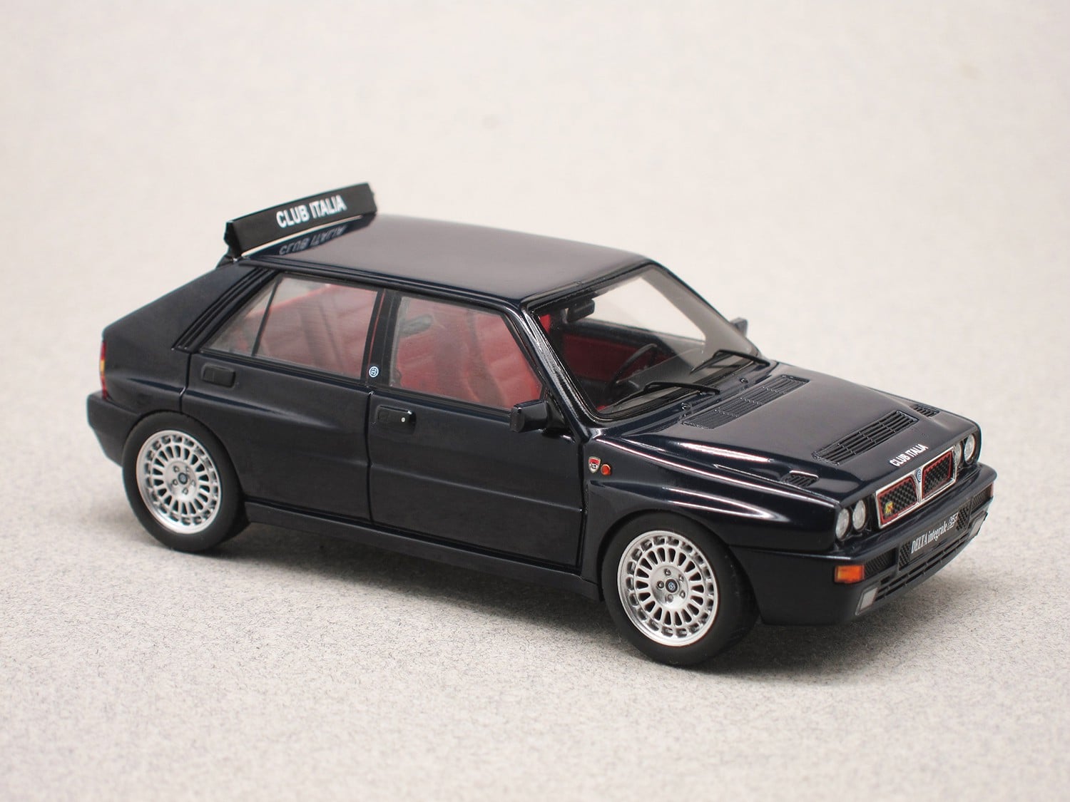 Lancia Delta HF Integrale Club Italia (Spark) 1:43