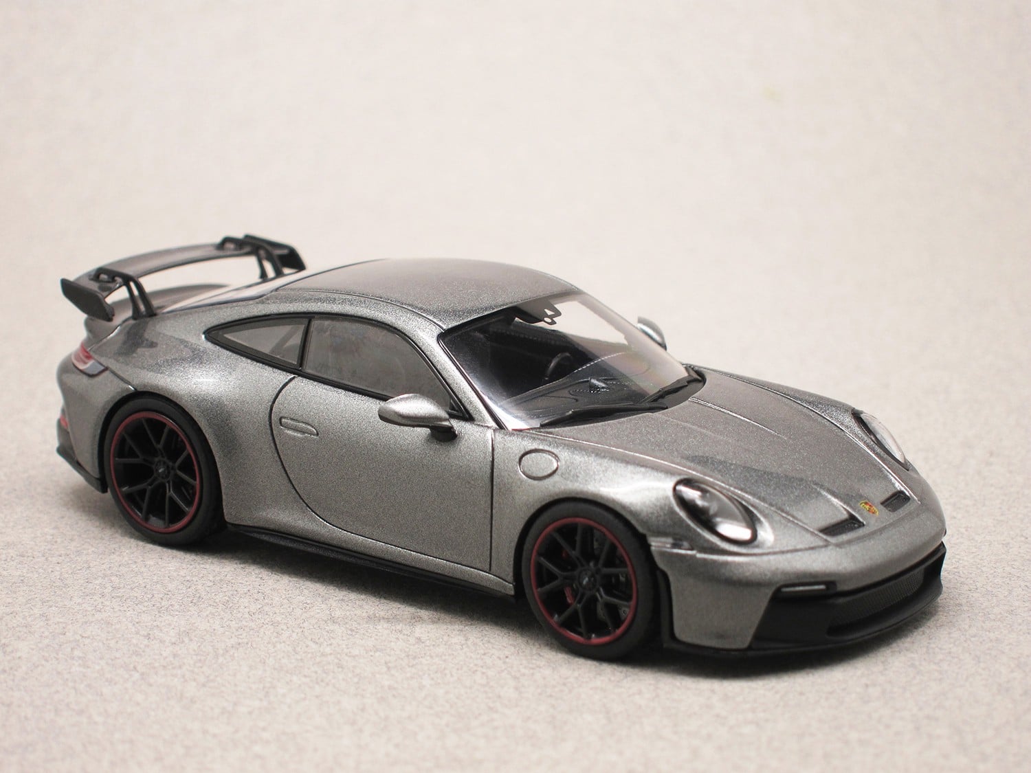 Porsche 911 GT3 992 (Minichamps) 1:43