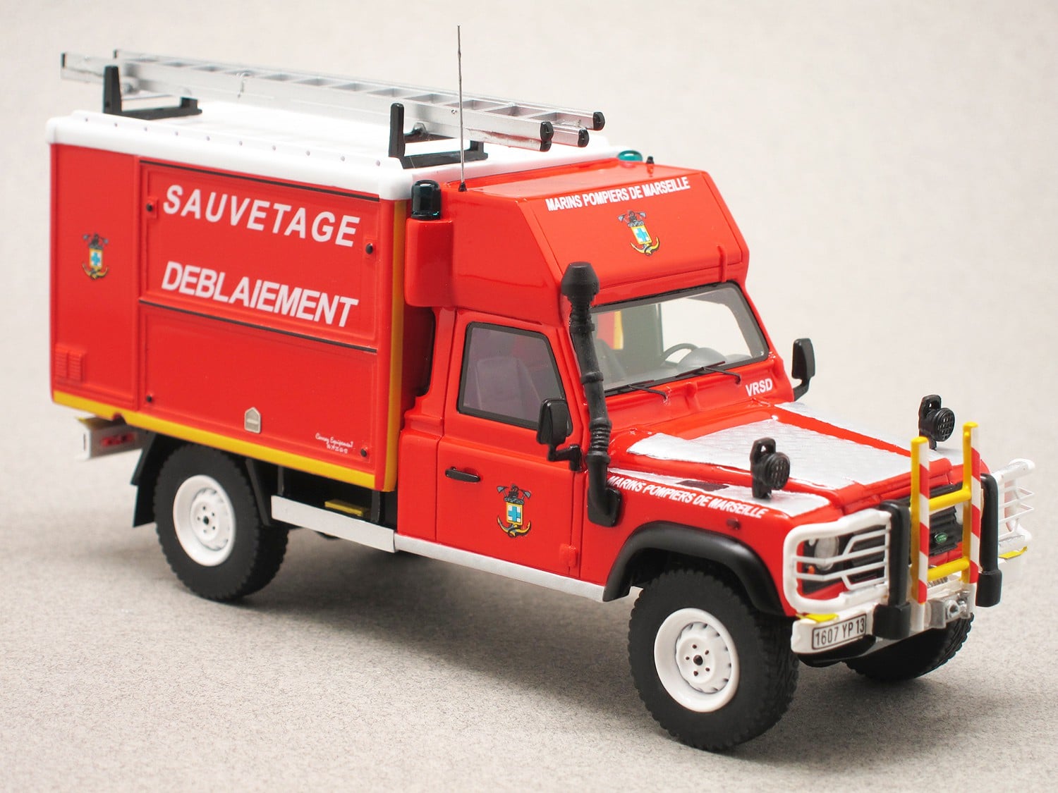 Land Rover Defender 130 VRSD BMPM (Alarme) 1/43e