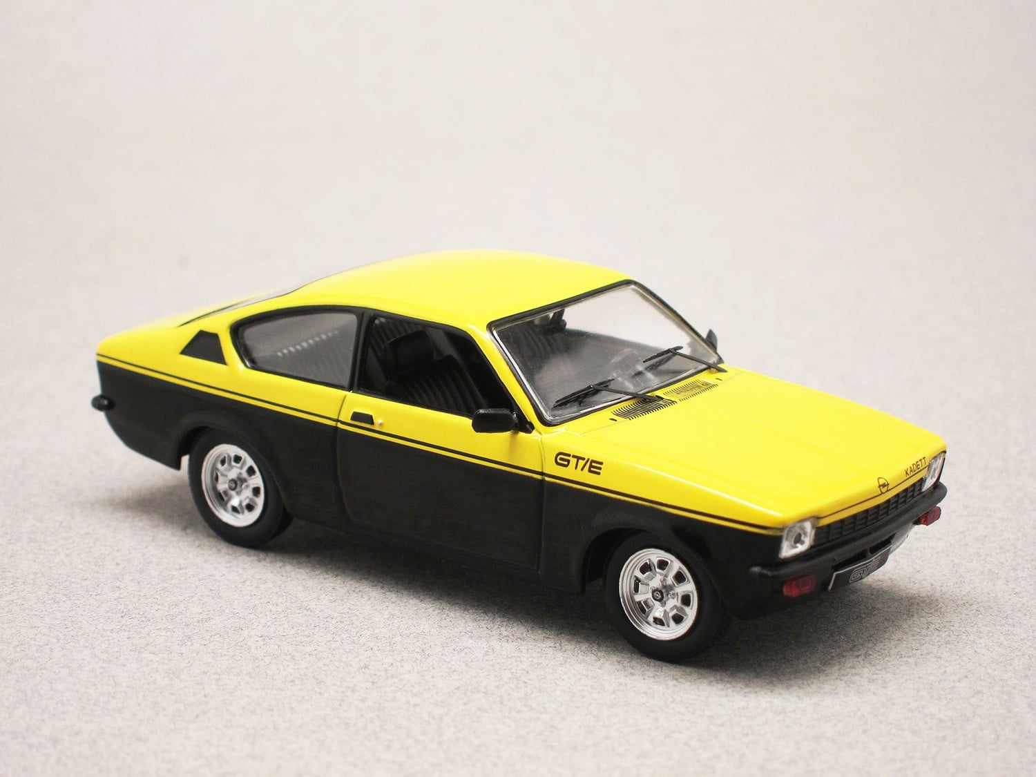 Opel Kadett C GT/E (IXO) 1/43e