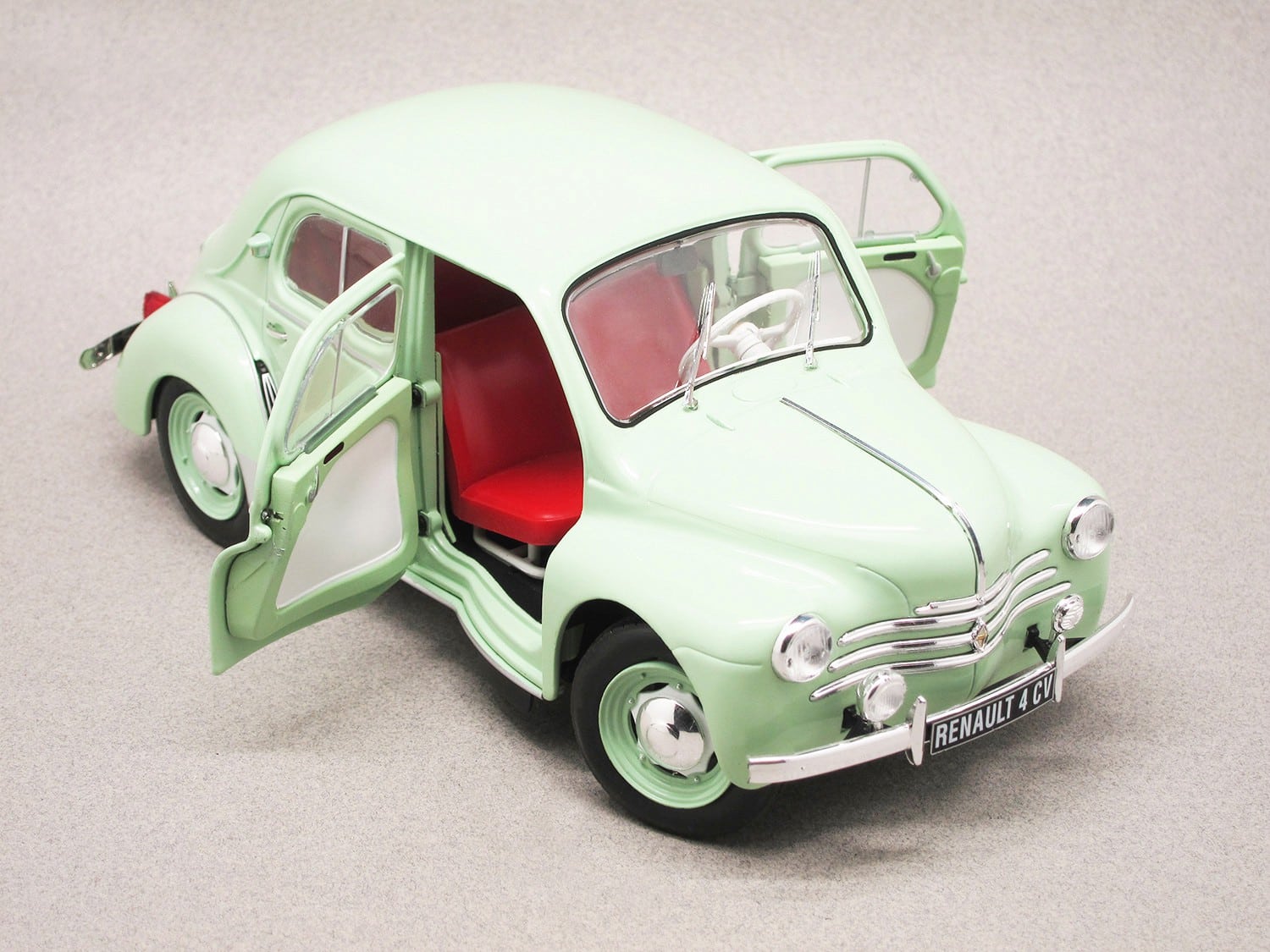 Renault 4CV (Solido) 1/18e