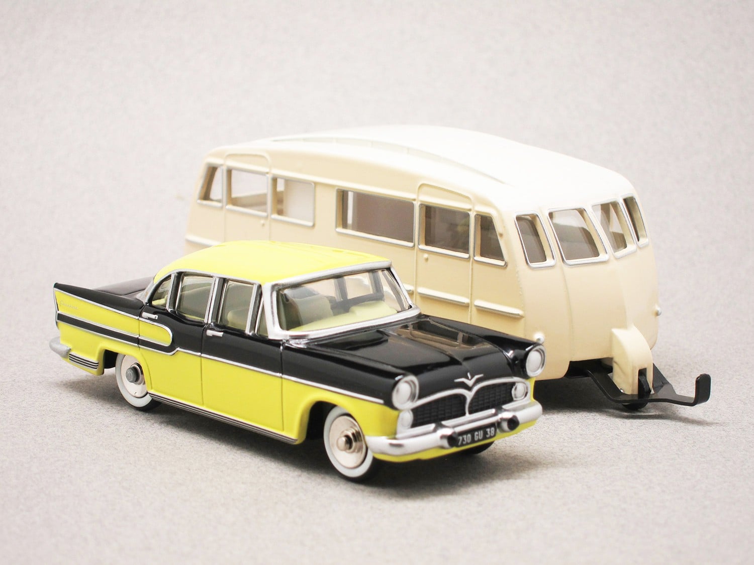 Simca Chambord & trailer Henon (Norev) 1:43