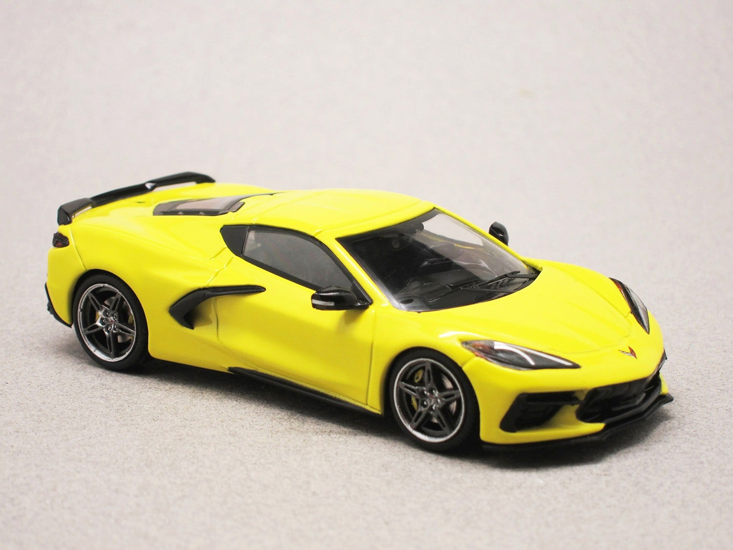 Chevrolet Corvette C8 Stingray (IXO) 1:43