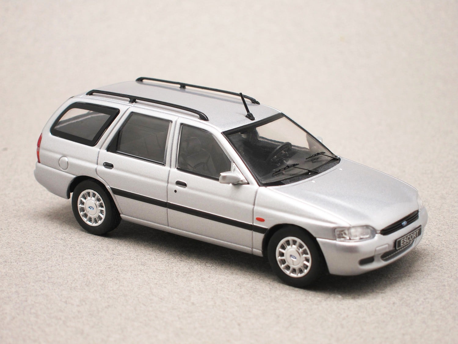 Ford Escort 1995 break (IXO) 1/43e