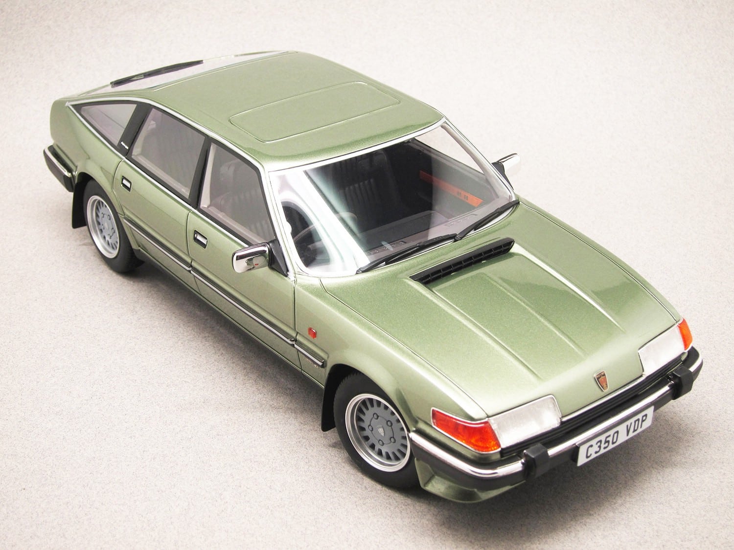 Rover SD1 3500 Vanden Plas (Cult Models) 1:18