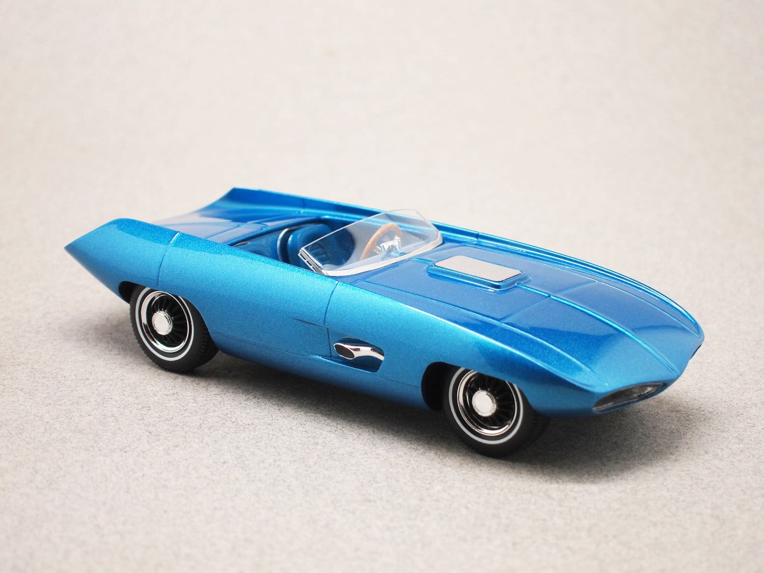 Pontiac Vivant 77 1965 (Matrix) 1:43