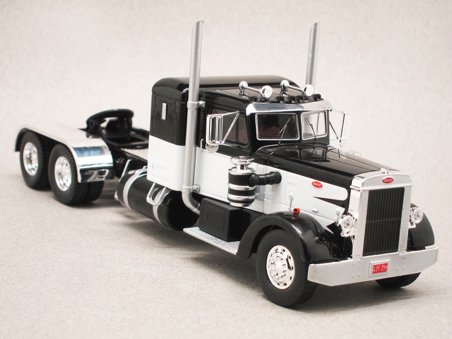 Peterbilt 350 1952 (IXO) 1/43e