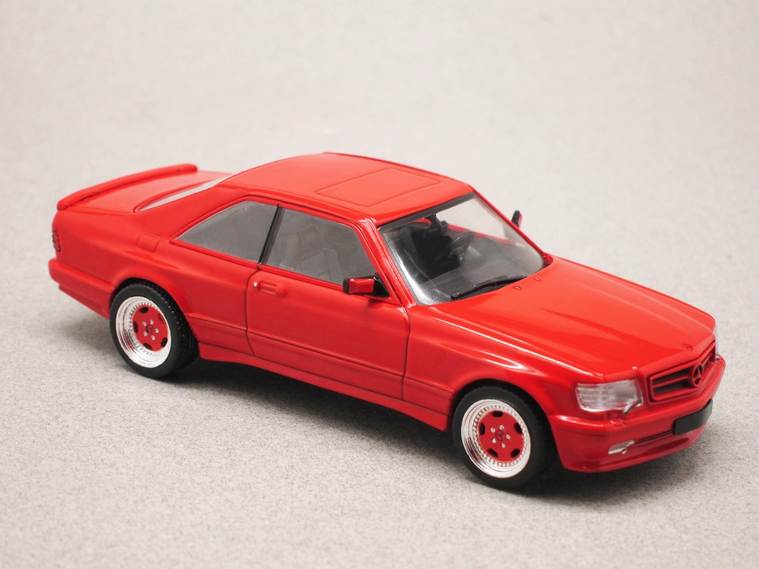 AMG 560 SEC W126 1990 (Solido) 1:43