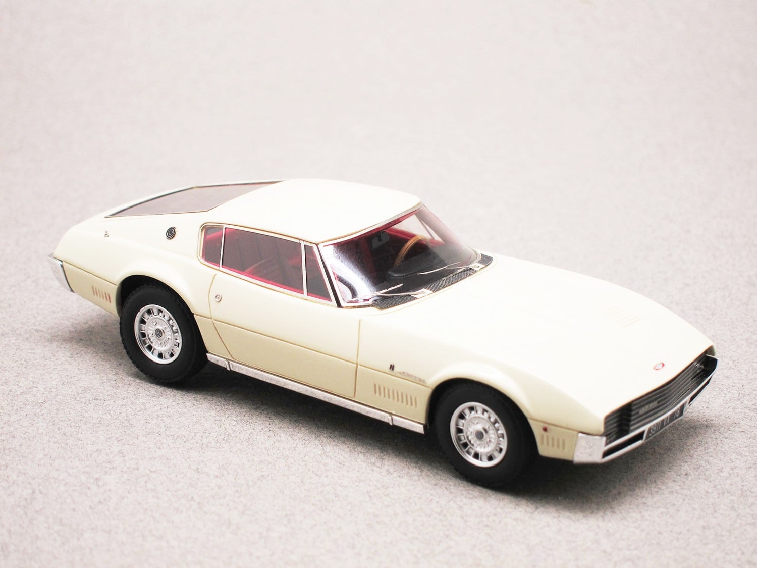 Jensen Nova Vignale Mk2 (Matrix) 1:43