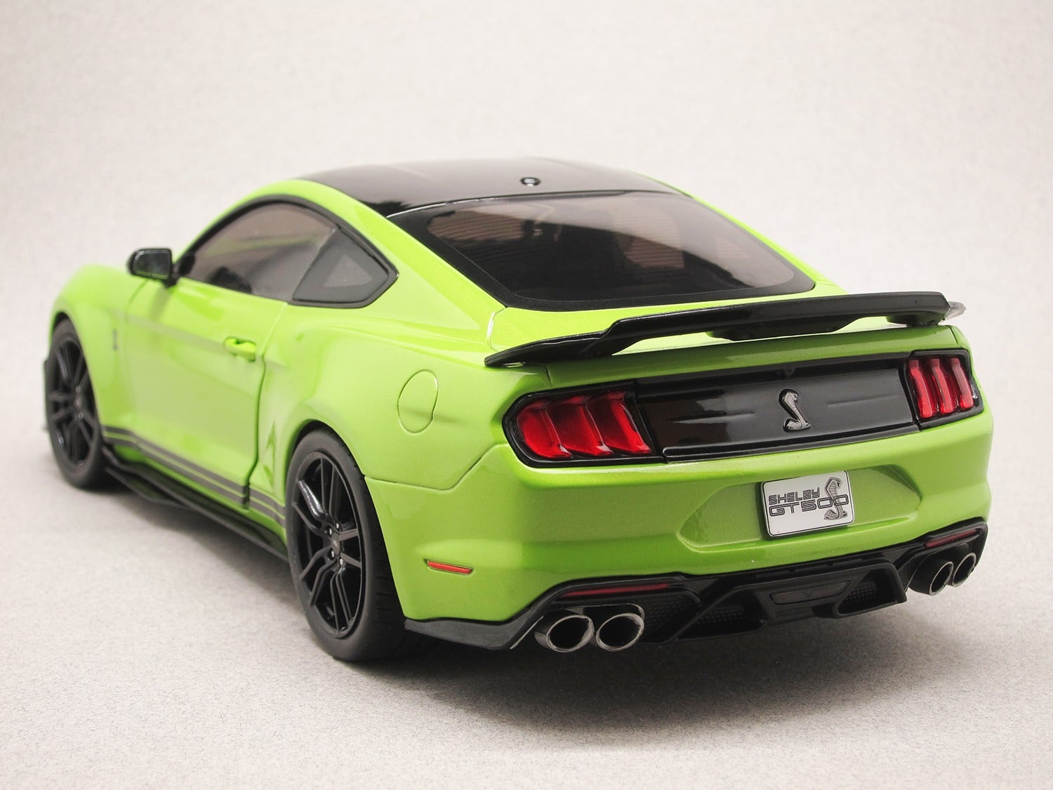Mustang Shelby GT 500 green (Solido) 1:18 - Minicarweb
