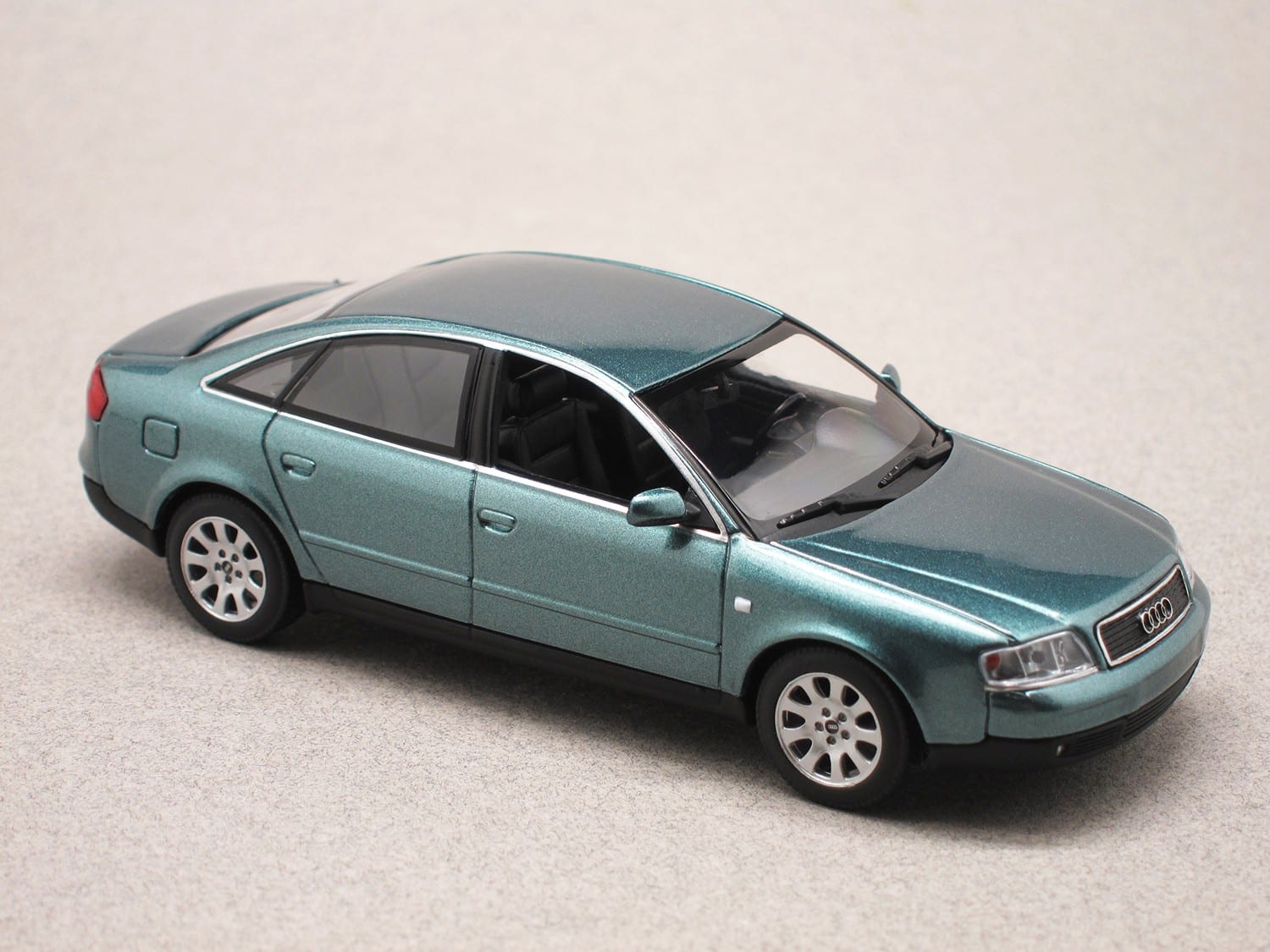 Audi A6 C5 1997 (Maxichamps) 1/43e