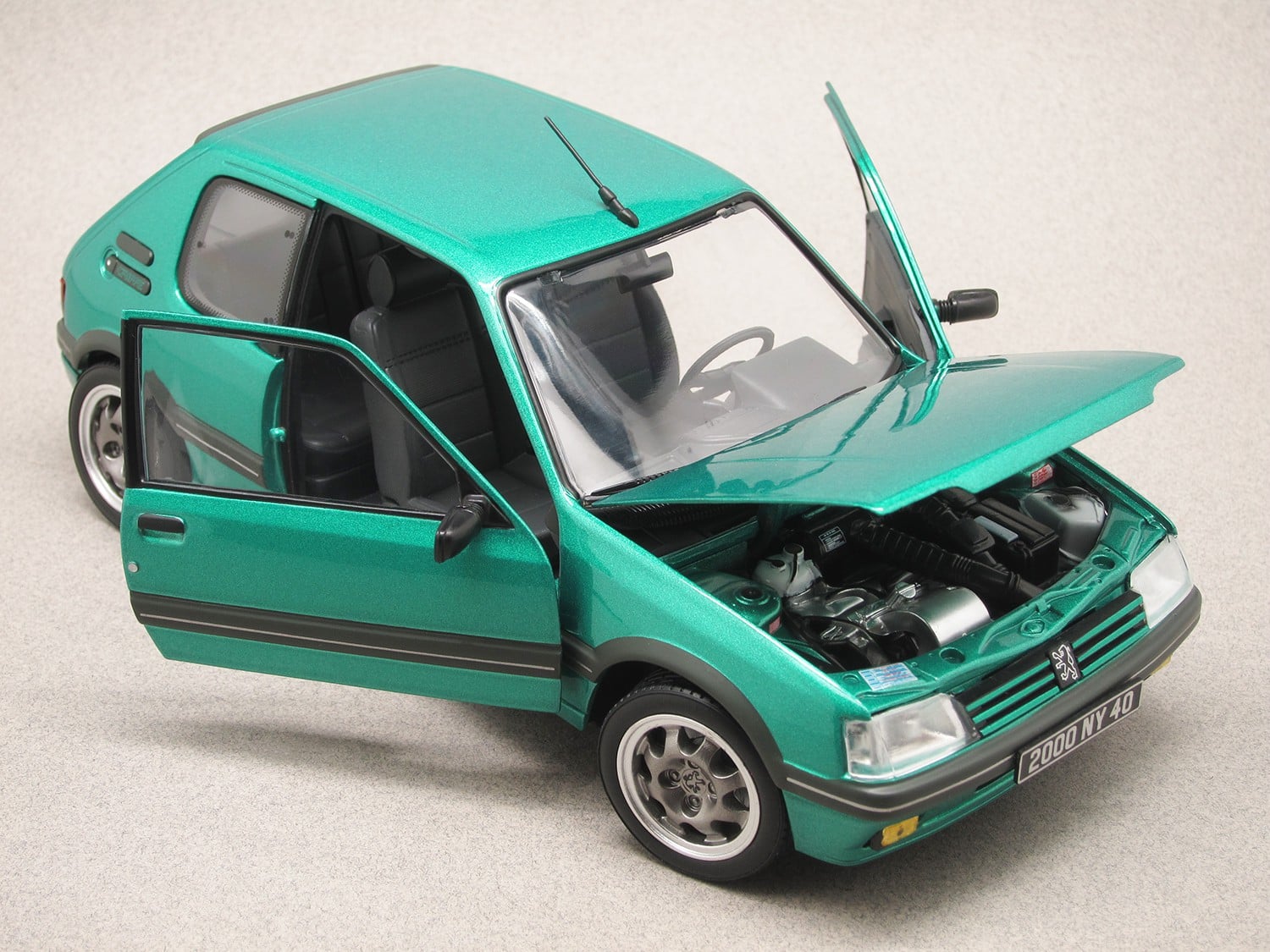 Peugeot 205 GTI Griffe (Norev) 1:18