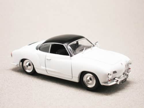 Volkswagen Karmann Ghia coupe (IXO) 1:43