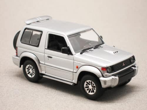 Mitsubishi Pajreo SWB 1991 (Maxichamps) 1:43