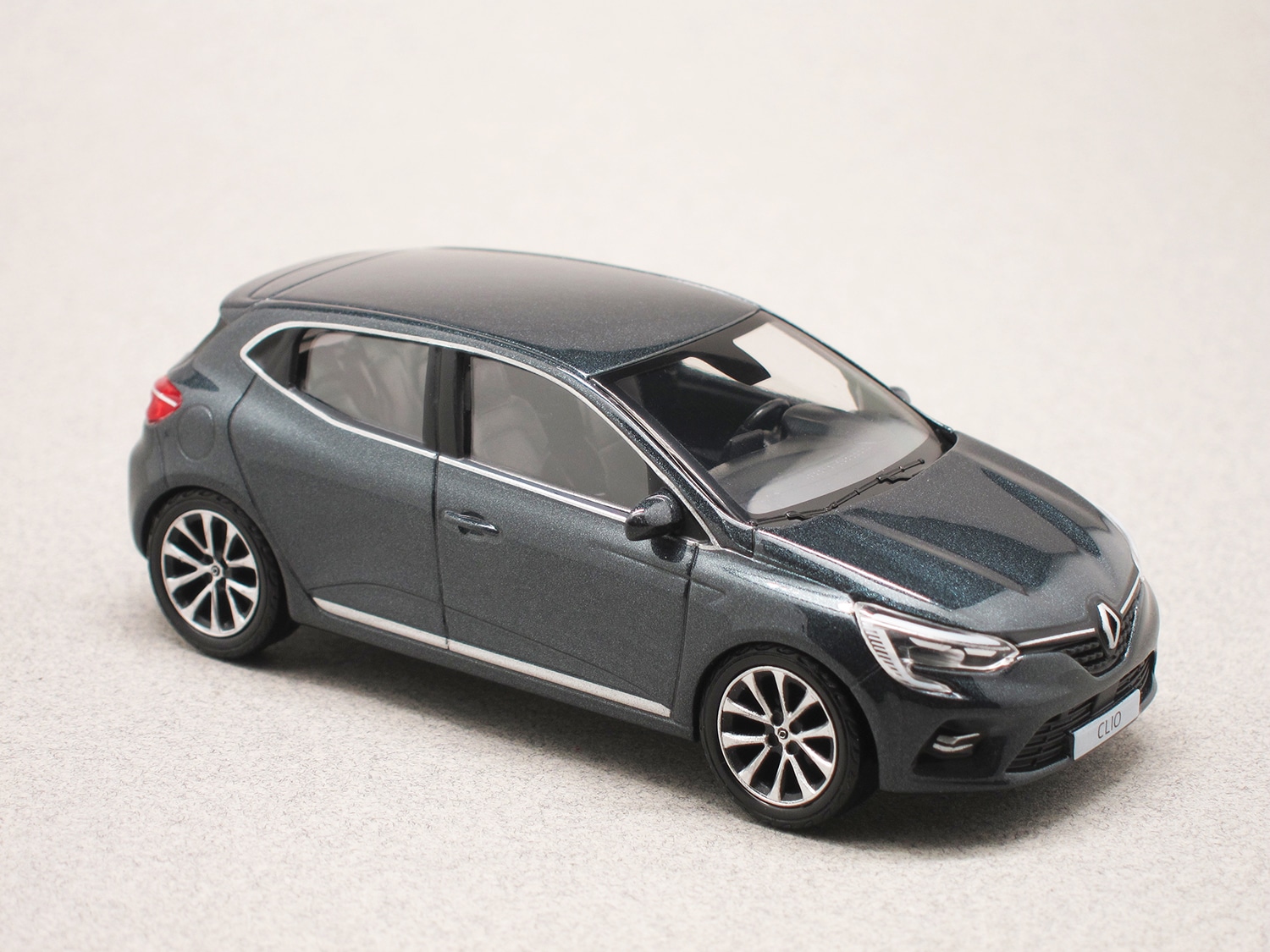 Renault Clio 5 Gris Titanium (Norev) 1/43e - Minicarweb