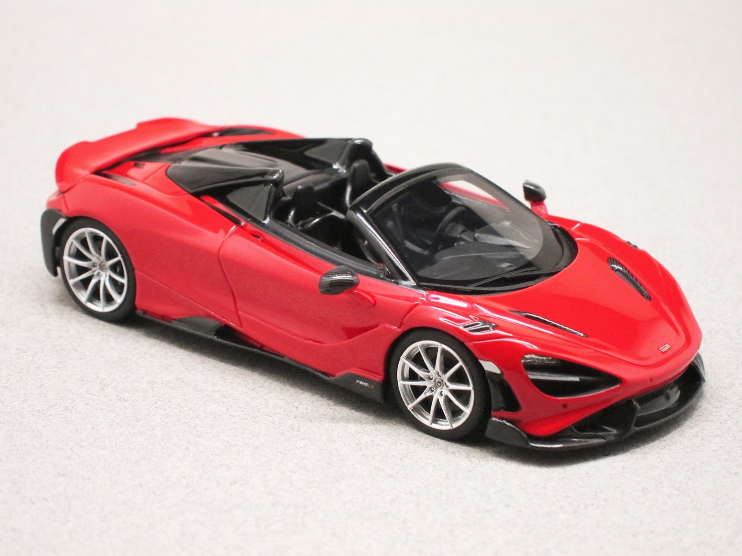 McLaren 765 LT rouge (TrueScale) 1/43e
