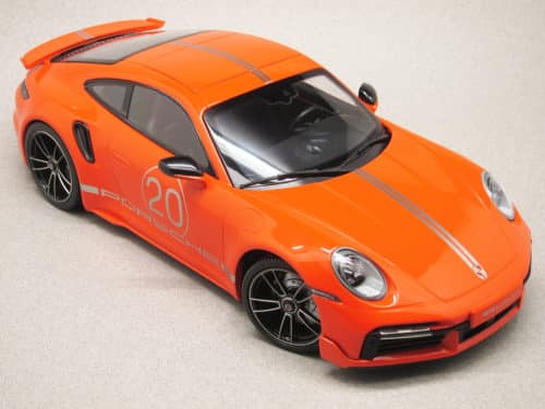 Porsche 911 Turbo S Sport Design 992 orange (Minichamps) 1/18e