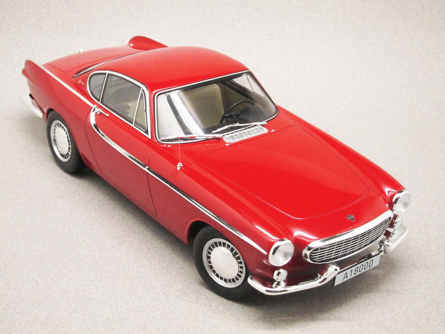 Volvo P1800 Red Norev 1/18