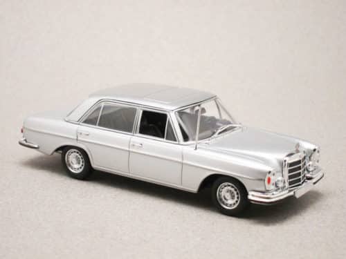 Mercedes 300 SEL 6.3 gris argent (Maxichamps) 1/43e