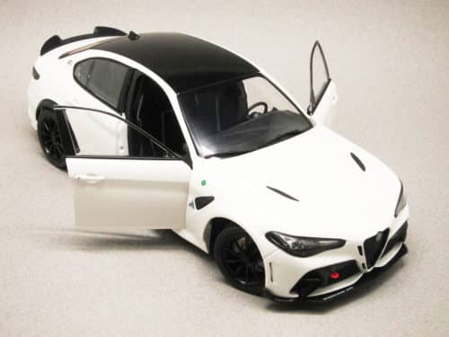 Alfa Romeo Giulia GTAm blanche (Solido) 1/18e