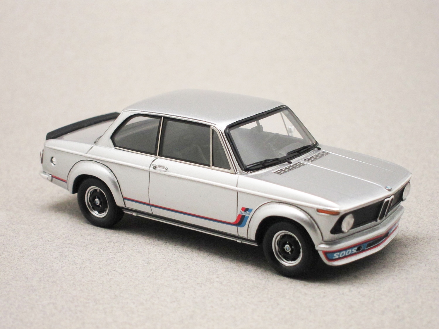 Spark 1:43 BMW 2002 Turbo year 1973 white S2814 model car