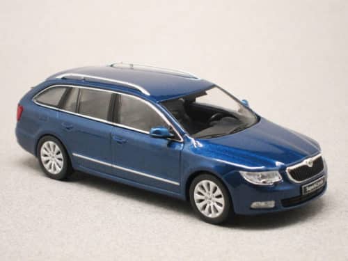 Skoda Superb II Combi 2009 (IXO) 1/43e