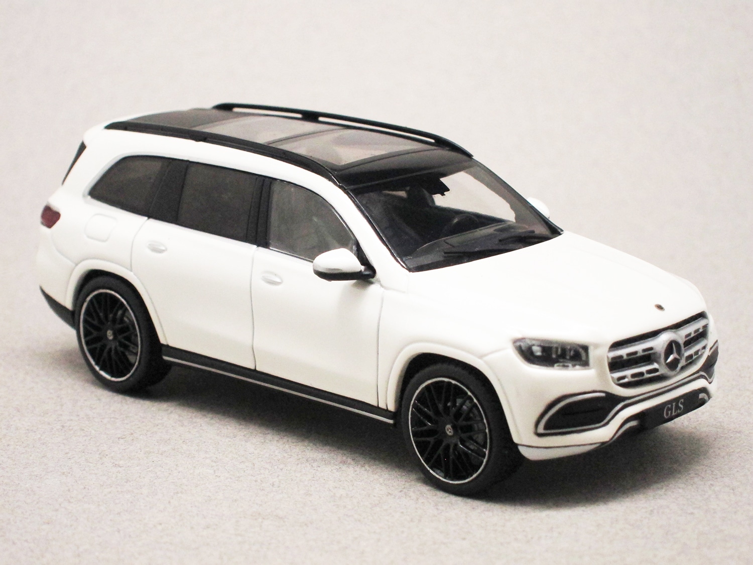 Mercedes GLS blanc (Solido) 1/43e