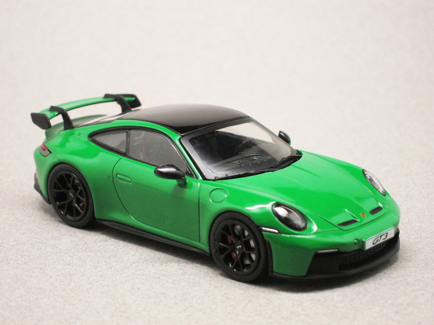 Porsche 911 GT3 992 verte (Solido) 1/43e