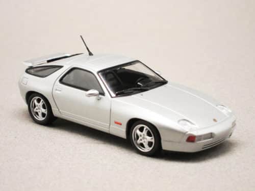 Porsche 928 GTS (Maxichamps) 1:43
