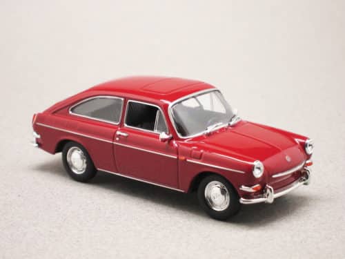 Volkswagen 1600 TL rouge (Maxichamps) 1/43e