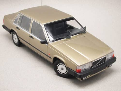 Volvo 740 GL (Minichamps) 1:18